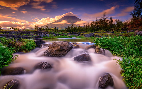 Sunset Mount Mayon Stratovolcano N Daraga Filippinerna Mountain River Creek Gräs Landskap Natur Android Bakgrundsbilder för ditt skrivbord eller telefon 3840 × 2400, HD tapet HD wallpaper