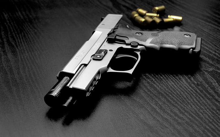 Pistola y balas de plata, pistola semiautomática negra, plata, balas, pistola, militar, Fondo de pantalla HD