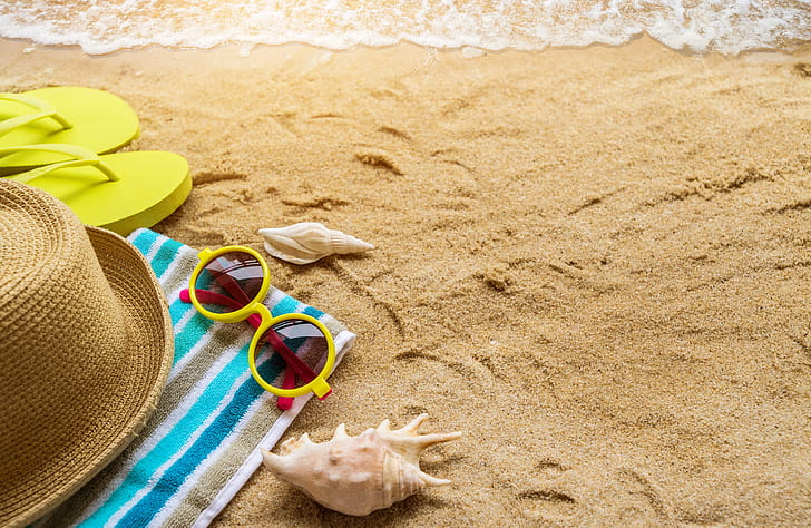 песок, море, пляж, лето, солнце, отдых, полотенце, шляпа, очки, ракушка, морская ракушка, отпуск, солнечные очки, HD обои