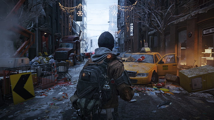 человек, стоящий возле разбитой машины, иллюстрация, мужчина в коричневой куртке и черном рюкзаке посреди улицы, видеоигры, The Clancy's The Division, апокалиптический, футуристический, HD обои