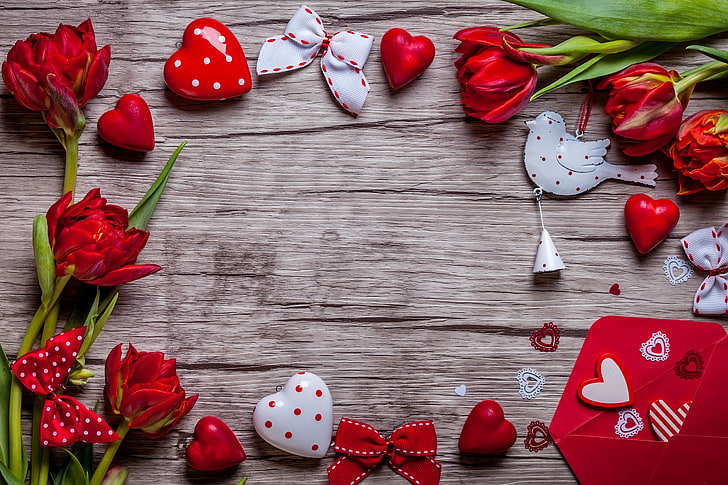 arredamento di fiori rossi, tulipani, rosso, amore, cuore, romantico, regalo, San Valentino, Sfondo HD