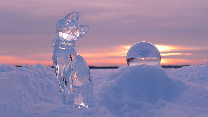 clear glass cat figurine, clear glass cat figurine on snow, nature, cat, kittens, ball, sphere, winter, snow, sunset, clouds, crystal, reflection, ice, glass, depth of field, HD wallpaper