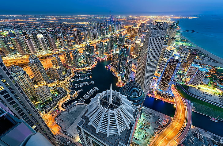 szklane wieżowce, morze, wybrzeże, budynek, panorama, Dubaj, miasto nocą, drapacze chmur, ZEA, Tapety HD