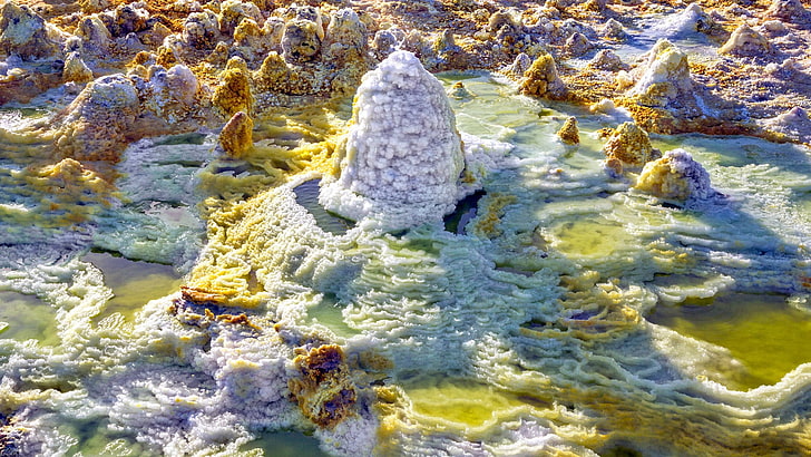 تشكيلات صخرية صفراء وبيضاء ، منظر طبيعي ، بحيرات مالحة، خلفية HD
