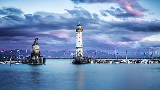 リンダウ、灯台、バイエルンのライオンの彫刻、ドイツ、ヨーロッパ、コンスタンス湖、湖、雲、夕暮れ、曇り、バイエルンのライオン、リンダウの灯台、雲、 HDデスクトップの壁紙 HD wallpaper