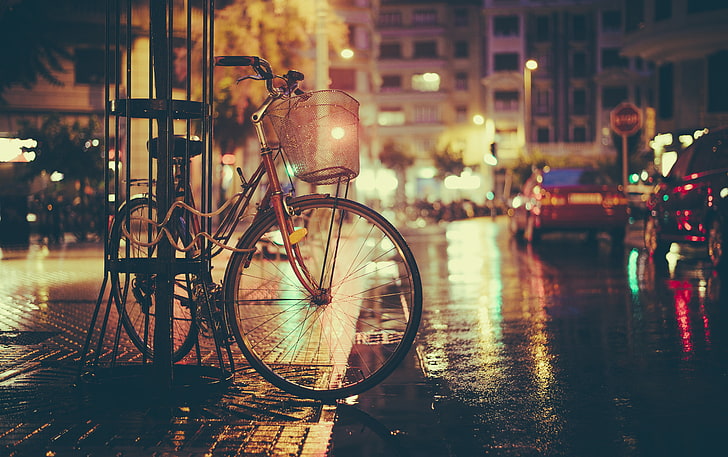 red step-through bicycle, street, urban, bicycle, car, Eliézede Andrade, city, night, HD wallpaper