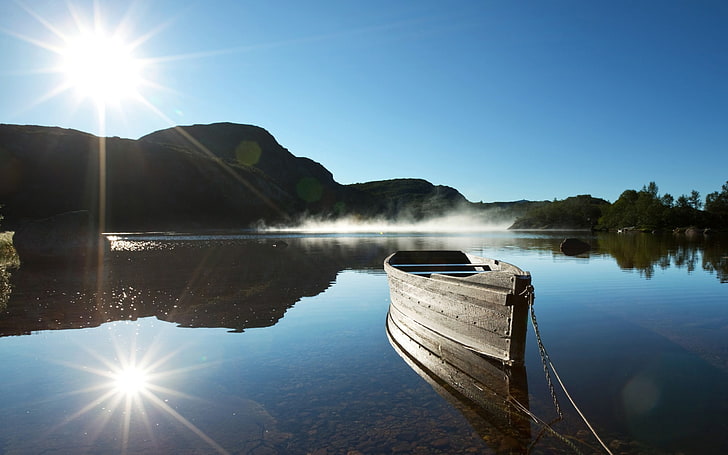 коричневый каноэ бот, природа, лодка, озеро, туман, HD обои