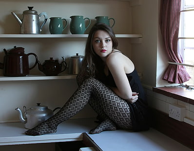 Kadın siyah kolsuz üstler, mutfak, bacaklar, Imogen, HD masaüstü duvar kağıdı HD wallpaper