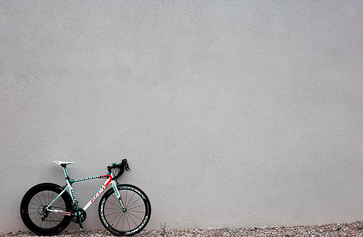 бял пътен велосипед, велосипед, стена, спорт, HD тапет