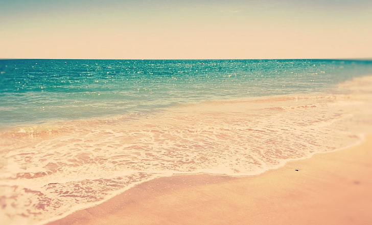 tavola di legno marrone e nera, spiaggia, sabbia, mare, Sfondo HD