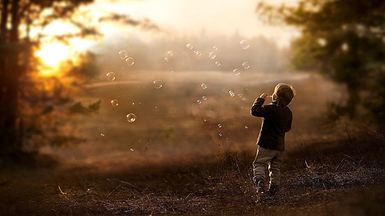 felpa nera da ragazzo, bambini, bolle, profondità di campo, natura, luce solare, Sfondo HD HD wallpaper