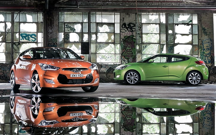 Hyundai Veloster, dos hyundai coupe naranja y verde, autos, 1920x1200, hyundai, hyundai veloster, Fondo de pantalla HD