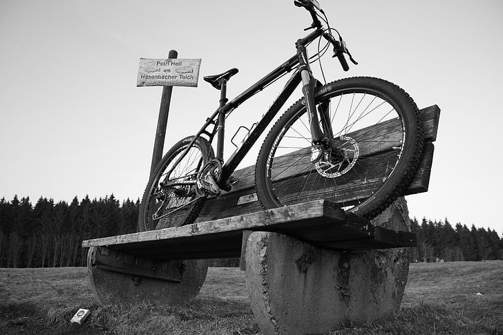 grayscale photo of bike, bicycle, mountain bikes, monochrome, HD wallpaper