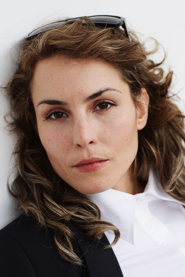 Noomi Rapace, actress, brunette, brown eyes, red lipstick, sunglasses, HD wallpaper