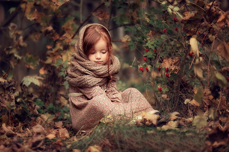 autumn, forest, leaves, nature, berries, Bush, dress, fruit, briar, girl, child, Darya Stepanova, Snood, HD wallpaper