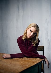 Аня Тейлор-Джой, женщина, актриса, блондинка, сидит, простой фон, HD обои HD wallpaper
