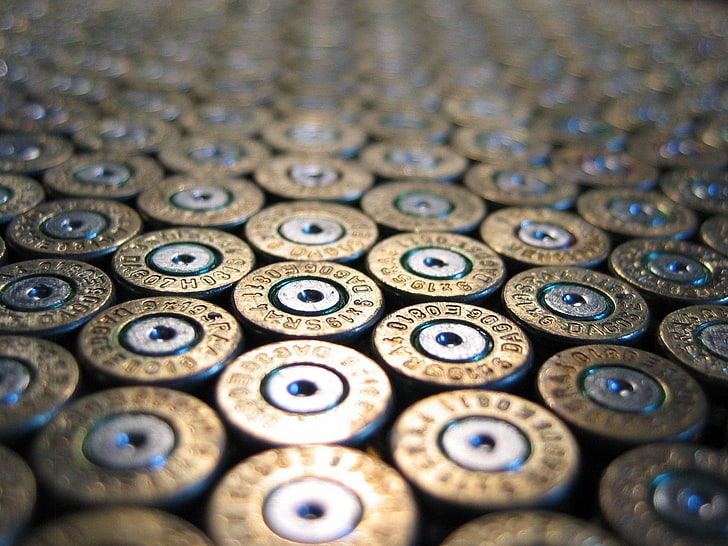партида куршуми в сиво и месингов цвят, боеприпаси, HD тапет
