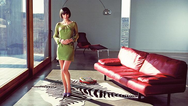 grünes langärmeliges Frauenkleid, Natalie Portman, Vintage, Couch, HD-Hintergrundbild