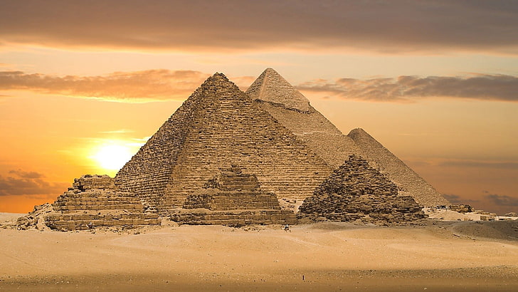 エジプトのピラミッド、ピラミッド、エジプト、砂漠、建築、日没、 HDデスクトップの壁紙