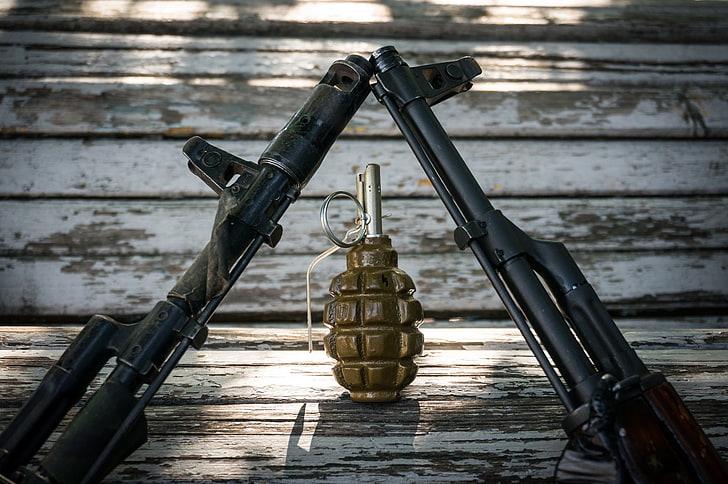 brown grenade and two black rifles, pomegranate, machine, AK-47, AK-74, F-1, HD wallpaper