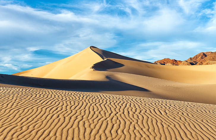 Vue sur le désert, l'été indien, vue sur le désert, après-midi, Californie, nuages, contraste, mort, dunes, bouquetins, ondulations, sable, ciel, vallée, dunes de sable, désert, sec, nature, climat aride, désert du sahara, afrique, paysage,chaleur - Température, extérieur, erg Chebbi Dunes, Fond d'écran HD