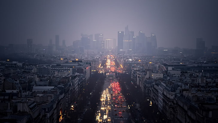 городской пейзаж, вид с воздуха высотных зданий, городской пейзаж, дорога, здание, огни, улица, туман, La Defense Париж, город, небо, автомобиль, Париж, La Défense, HD обои