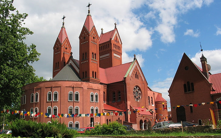 edificio de hormigón marrón, minsk, iglesia, coche, verano, Fondo de pantalla HD