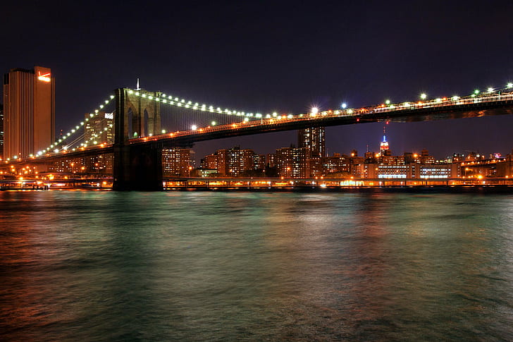 светлинен мост птичи поглед, Бруклински мост, Бруклински мост, Бруклински мост, през нощта, птичи поглед, Нощна светлина, Ню Йорк Ню Йорк, Ню Йорк, Манхатън Skyline, Градски пейзаж, Сграда, Ийст Ривър, Вода, небостъргач, Манхатън Ню Йорк, САЩ, Бруклин - Ню Йорк, мост - създадена от човека структура, известно място, градски силует, архитектура, градска сцена, мост Манхатън, град, квартал в центъра, река, нощ, щата Ню Йорк, HD тапет