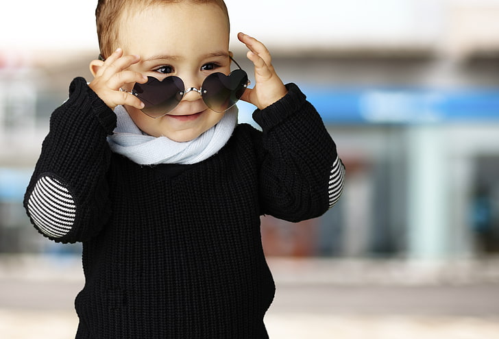 toddler's black and white knitted sweater, children, style, heart, child, street, funny, kid, sunglasses, HD wallpaper