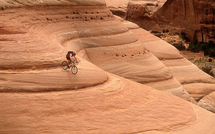 المتطرفة ركوب الدراجات الجبلية الرياضة HD خلفيات 14، خلفية HD