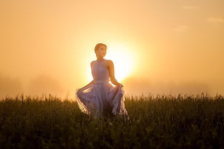 日没 太陽 草 フィールド 自然 アウトドア 女性 屋外の女性 白いドレス モデル 被写界深度 写真 Sssergeev Hdデスクトップの壁紙 Wallpaperbetter