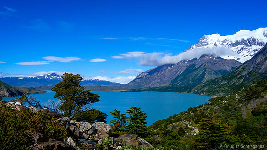 пейзажна снимка на водно тяло, заобиколено от планини, национален парк Torres del Paine, Национален парк Torres del Paine, Национален парк Torres del Paine, Разгледайте, пейзаж, снимка, водоем, планини, Torres del Paine, Патагония, Magallanes, Южна Америка , Чили, пуерто наталес, пейзажи, воден пейзаж, небостъргач, планина, снежно езеро, изумруд, лед, дърво, природа, на открито, поход, туризъм, трекинг, пътека, скала, цвят, цветове, цветове, цветен, сцена, пейзаж, живописен , приключение, облаци, облак, композиция, красив, рай, красота, невероятен, цвете, начин, Монтаня, Lago Azul, сърцевини, Линдо, сладък, перфектен, Параисо, езеро, живопис, син, европейски Алпи, вода, лято, небе , европа, HD тапет HD wallpaper