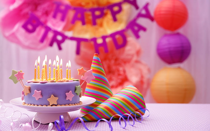생일 장식, 보라색과 노란색 코팅 생일 케이크, 축제 / 휴일, 휴일, 촛불, 생일, HD 배경 화면