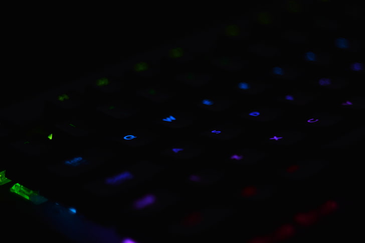 черная игровая клавиатура, клавиатура, буквы, подсветка, HD обои