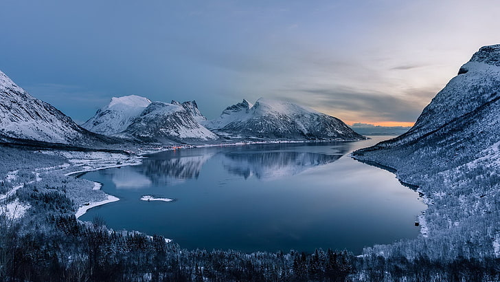 lago circondato da montagne, montagne, lago, inverno, cielo, natura, paesaggio, riflesso, Sfondo HD