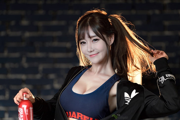 schwarzes ärmelloses Damen-Crop-Top, asiatisch, Modell Choi Seul GI, HD-Hintergrundbild
