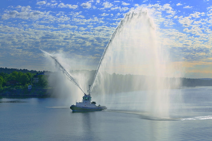 tug, salute, port, fountain, Stockholm, Sweden, water cannons, HD wallpaper