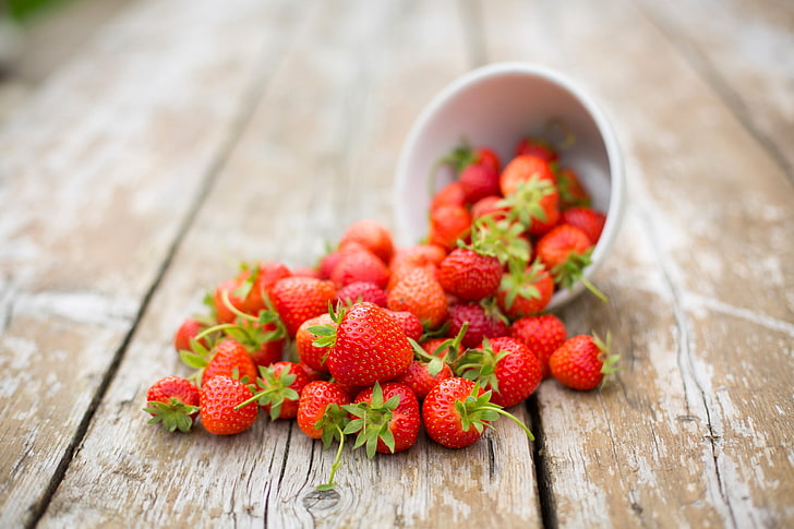 summer, berries, table, blur, strawberry, red, bowl, HD wallpaper