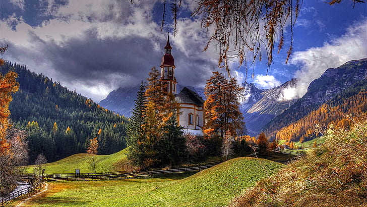 教会通りニコラウス、聖ニコラオス教会、教会、山、チロル、山の村、山脈、ヨーロッパ、秋、風景、オーバーンベルクアムブレナー、オーストリア、 HDデスクトップの壁紙