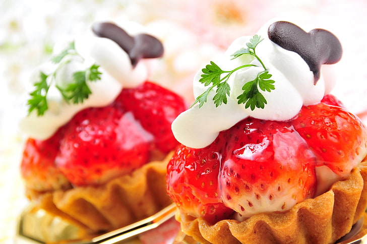 two strawberry tarts, strawberries, cake, jam, HD wallpaper