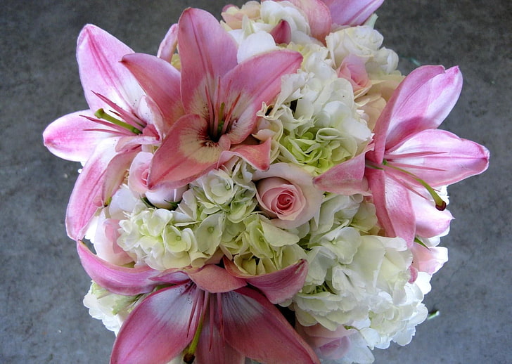 fiori rosa e bianchi, gigli, ortensie, rose, bouquet, decorazioni, composizione, Sfondo HD
