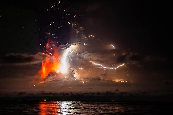 Vulcão Calbuco, Chile, erupção, paisagem, lava, relâmpago, natureza, noite, fotografia, mar, fumaça, HD papel de parede