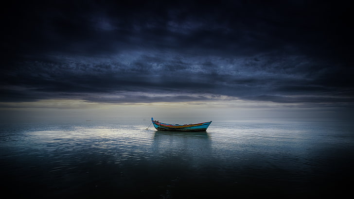 синьо дървено кану, море, облаци, лодка, буря, хоризонт, сиви облаци, HD тапет