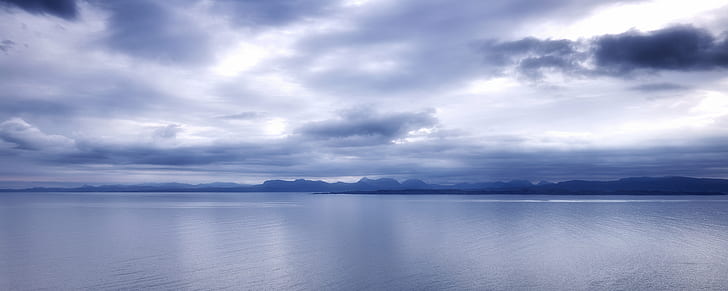 спокоен океан под сиво и синьо облачно небе през деня, небе, небе, есен, спокойствие, океан, сиво, синьо, облачно, през деня, Шотландия, остров Скай, звук, западно планинство, пейзаж, Canon 6D, 35mm, f4, USM , природа, море, облак - небе, небе, живопис, планина, езеро, вода, лято, на открито, HD тапет