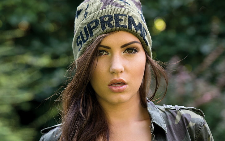 women's green Supreme knit cap, Sabine Jemeljanova, model, brunette, supreme, HD wallpaper