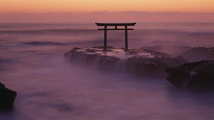puerta de madera roja, naturaleza, paisaje, torii, Japón, Asia, roca, piedras, mar, olas, larga exposición, puesta de sol, horizonte, Fondo de pantalla HD