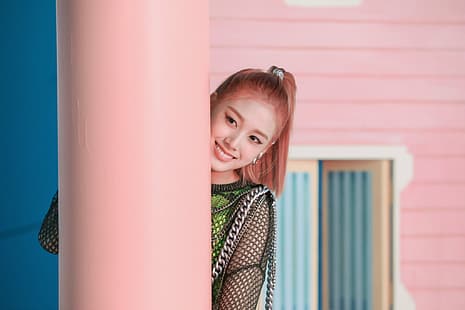 J (STAYC), STAYC, K-pop, розовые волосы, HD обои HD wallpaper
