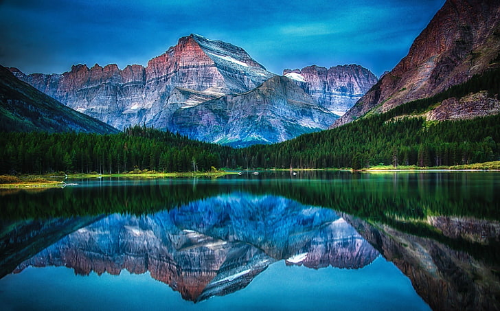 corpo de água com montanha, lago, montanhas, floresta, reflexão, água, manhã, verão, Parque Nacional Glacier, Montana, paisagem, natureza, HD papel de parede