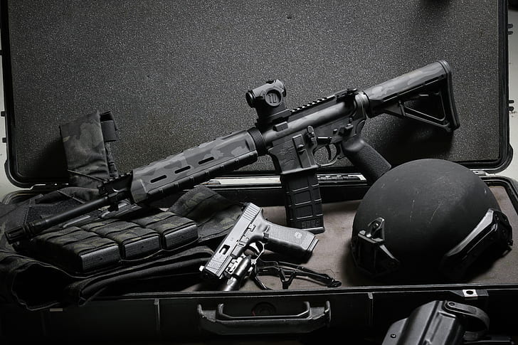 Waffe, Waffen, Hintergrund, Koffer, Helm, Glock, Sturmgewehr, HD-Hintergrundbild