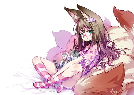 женский аниме персонаж держит кошку, аниме девушки, лиса девушка, уши животных, длинные волосы, кошка, очки, зеленые глаза, аниме, оригинальные персонажи, meganekko, HD обои HD wallpaper